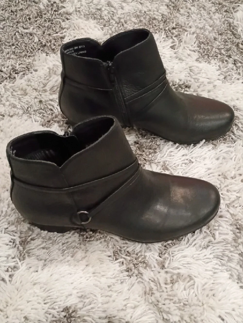 Abeo Black Chelsea-Style Ankle Booties